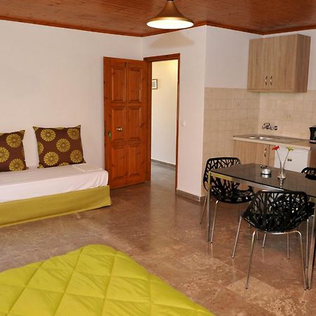 Anna Apartments Контокали Номер фото